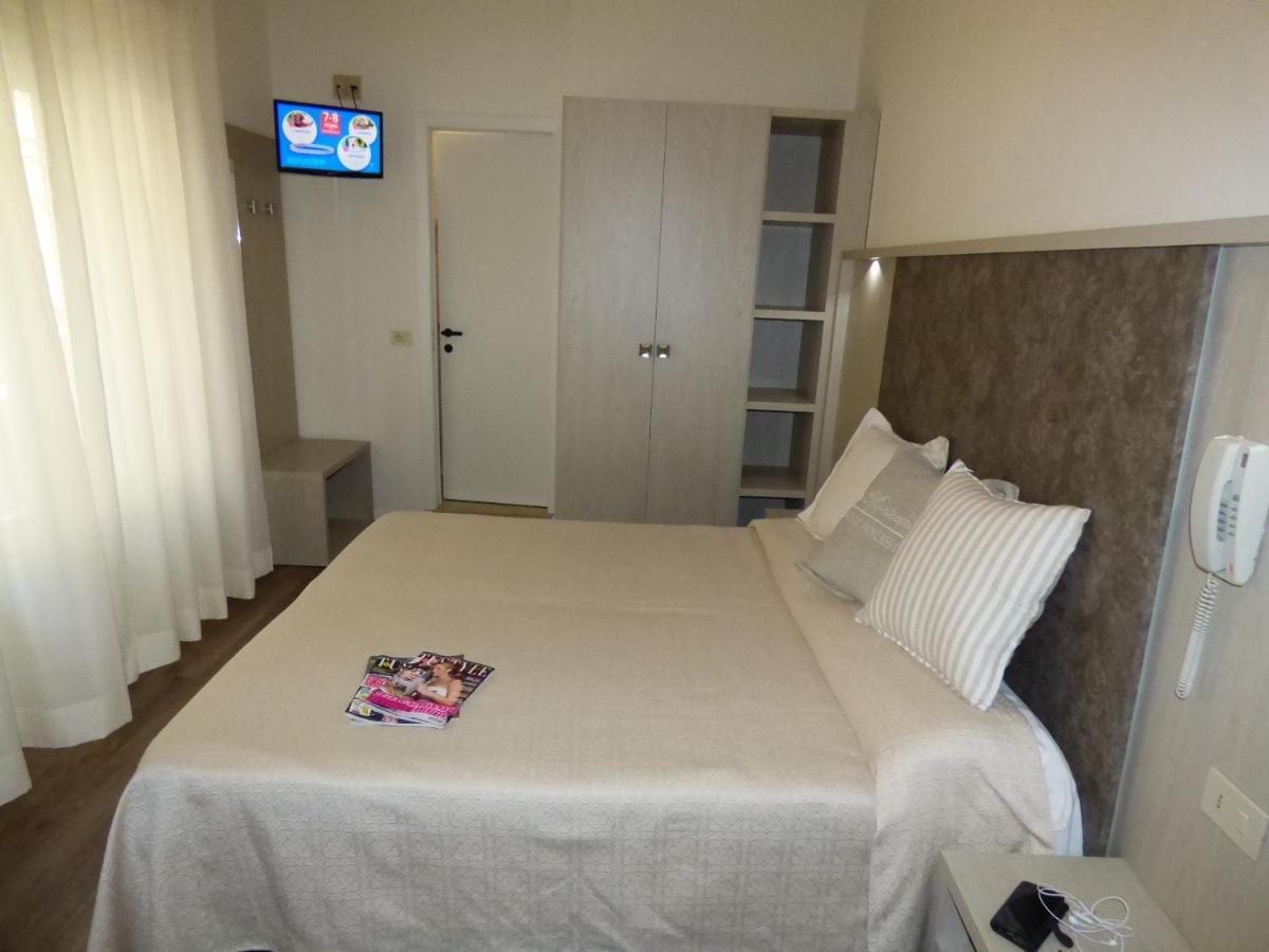 Design Hotel Astra B&B Misano Adriatico Dış mekan fotoğraf