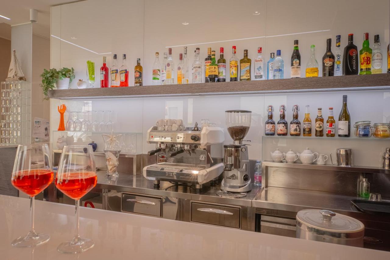 Design Hotel Astra B&B Misano Adriatico Dış mekan fotoğraf