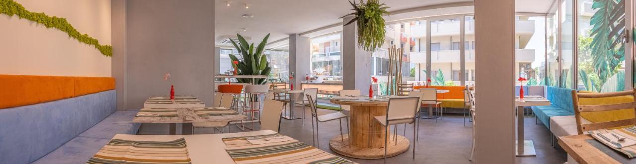 Design Hotel Astra B&B Misano Adriatico Dış mekan fotoğraf