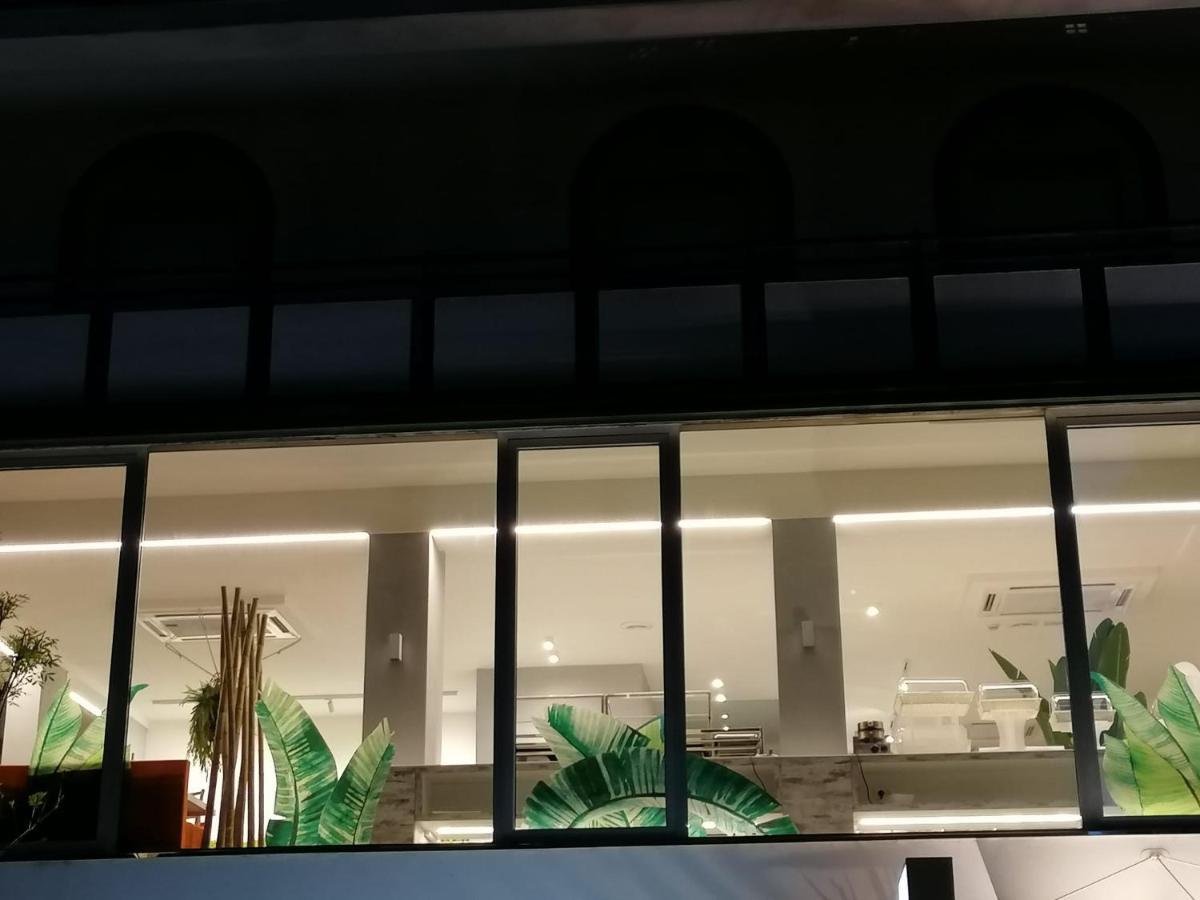 Design Hotel Astra B&B Misano Adriatico Dış mekan fotoğraf